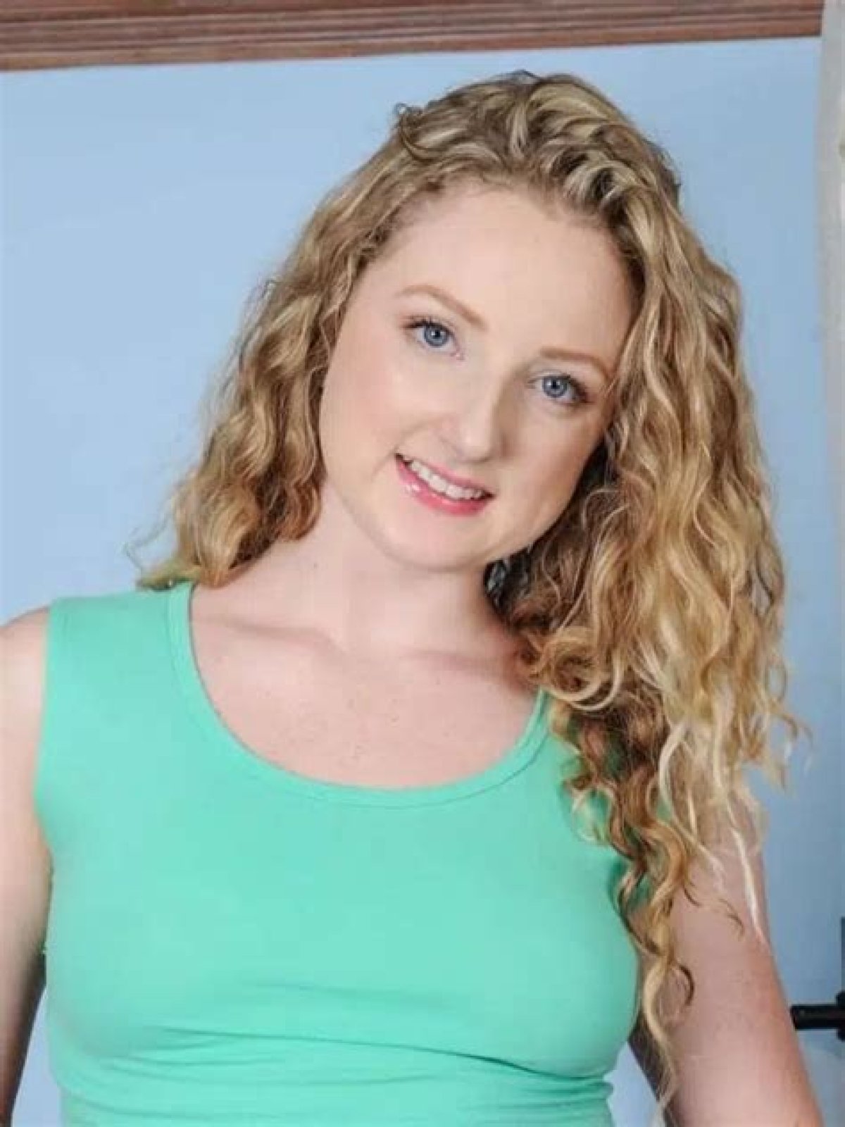 Willow Mccarthy Height, Weight, Net Worth, Age, Birthday, Wikipedia, Who, Instagram, Biography